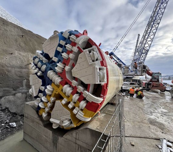 Najdłuższy tunel w Polsce. Montaż maszyny TBM