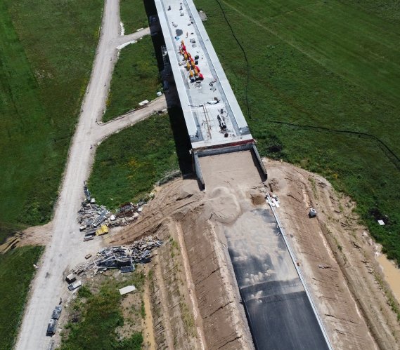 Nowa droga przez dolinę Biebrzy na finiszu