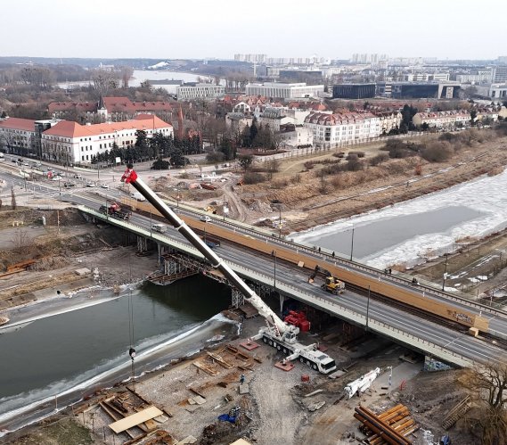 Poznań przebudowuje kluczowy most. Ruszyły prace rozbiórkowe