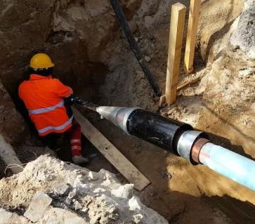 Zobacz, jak przebiega renowacja sieci metodą krakingu statycznego