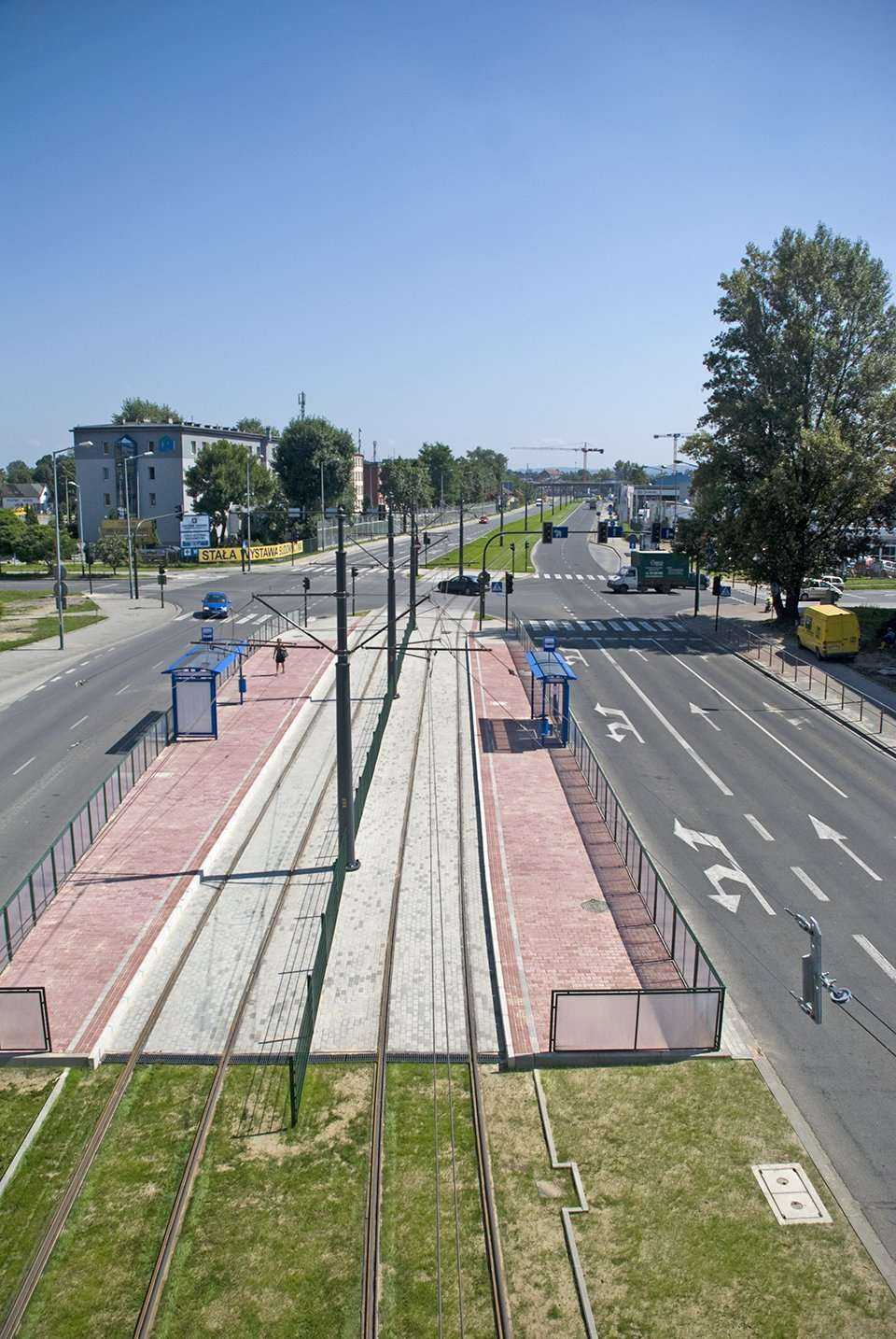 Gotowy odcinek szybkiego tramwaju przy ul. Herlinga Grudzińskiego i Klimeckiego. Stan na 11 sierpnia 2010