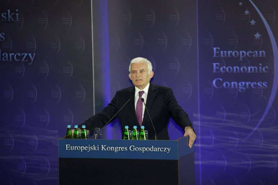 Przewodniczący Parlamentu Europejskiego w latach 2009-2012 Jerzy Buzek. Fot. Quality Studio dla www.inzynieria.com