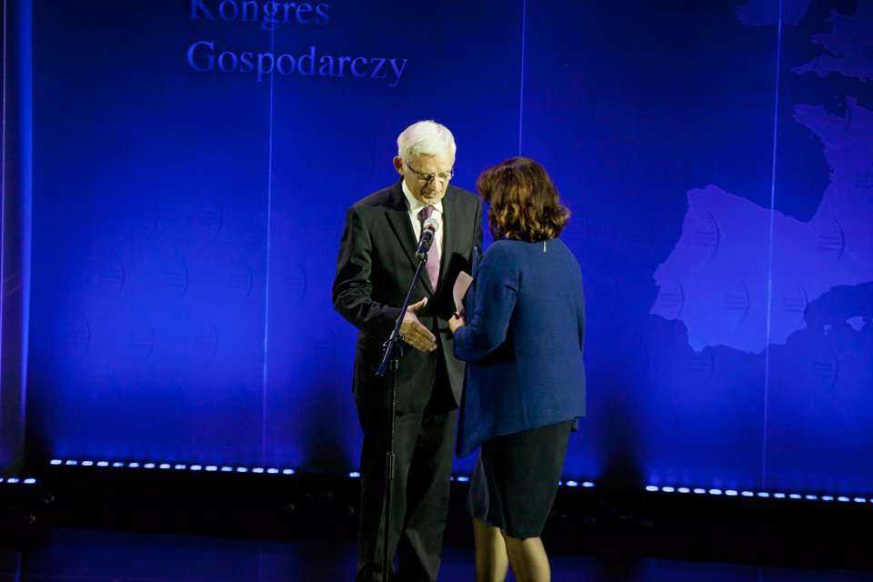 Od lewej: Przewodniczący Parlamentu Europejskiego w latach 2009-2012 Jerzy Buzek, Minister Nauki i Szkolnictwa Wyższego Barbara Kudrycka Fot. Quality Studio dla www.inzynieria.com