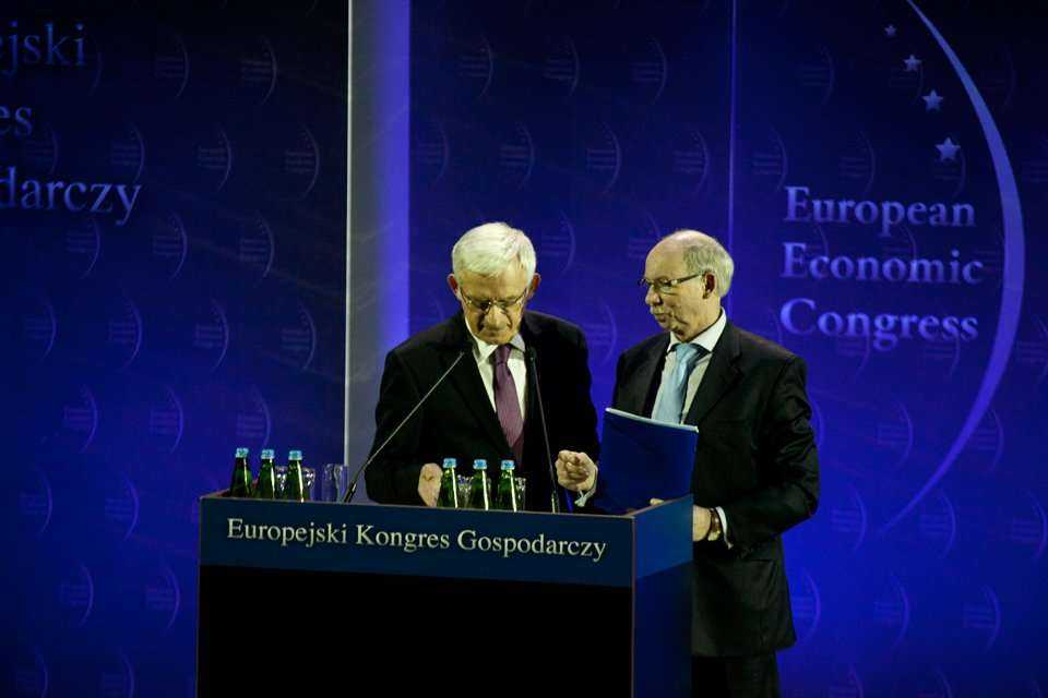 Od lewej: Przewodniczący Parlamentu Europejskiego w latach 2009-2012 Jerzy Buzek, Komisarz UE ds. Budżetu i Programowania Finansowego Janusz Lewandowski. Fot. Quality Studio dla www.inzynieria.com
