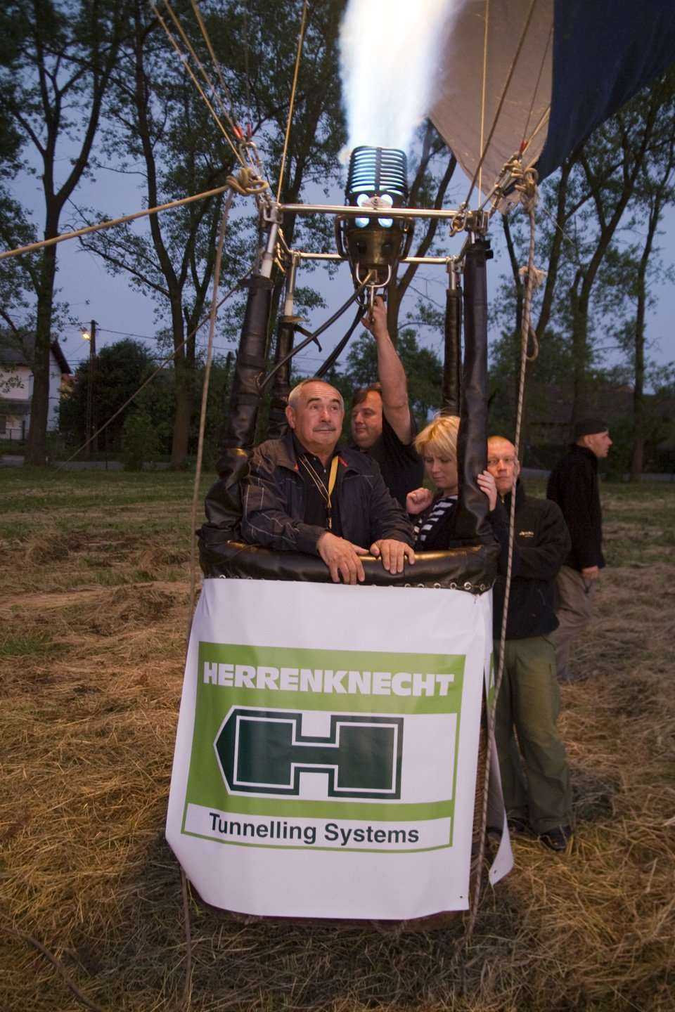Atrakcja wieczornej biesiady - lot balonem na uwięzi sponsorowany przez firmę HERRENKNECHT AG