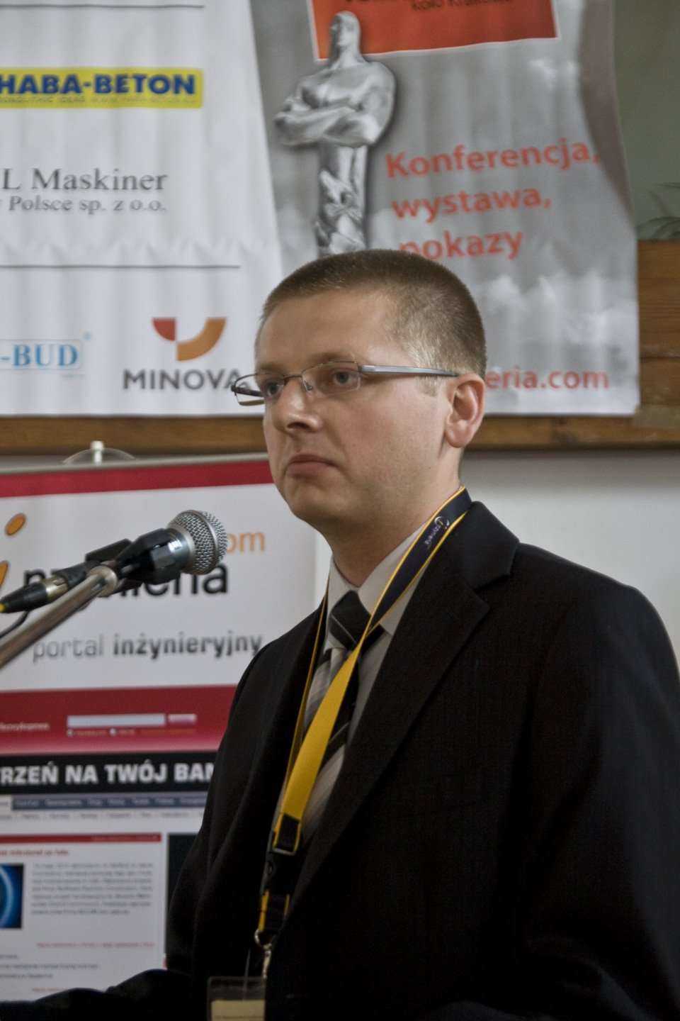 Piotr Karbownik z firmy CEMEX Polska sp. z o.o. w prezentacji na temat mieszanek wypełniających GRUNTON
