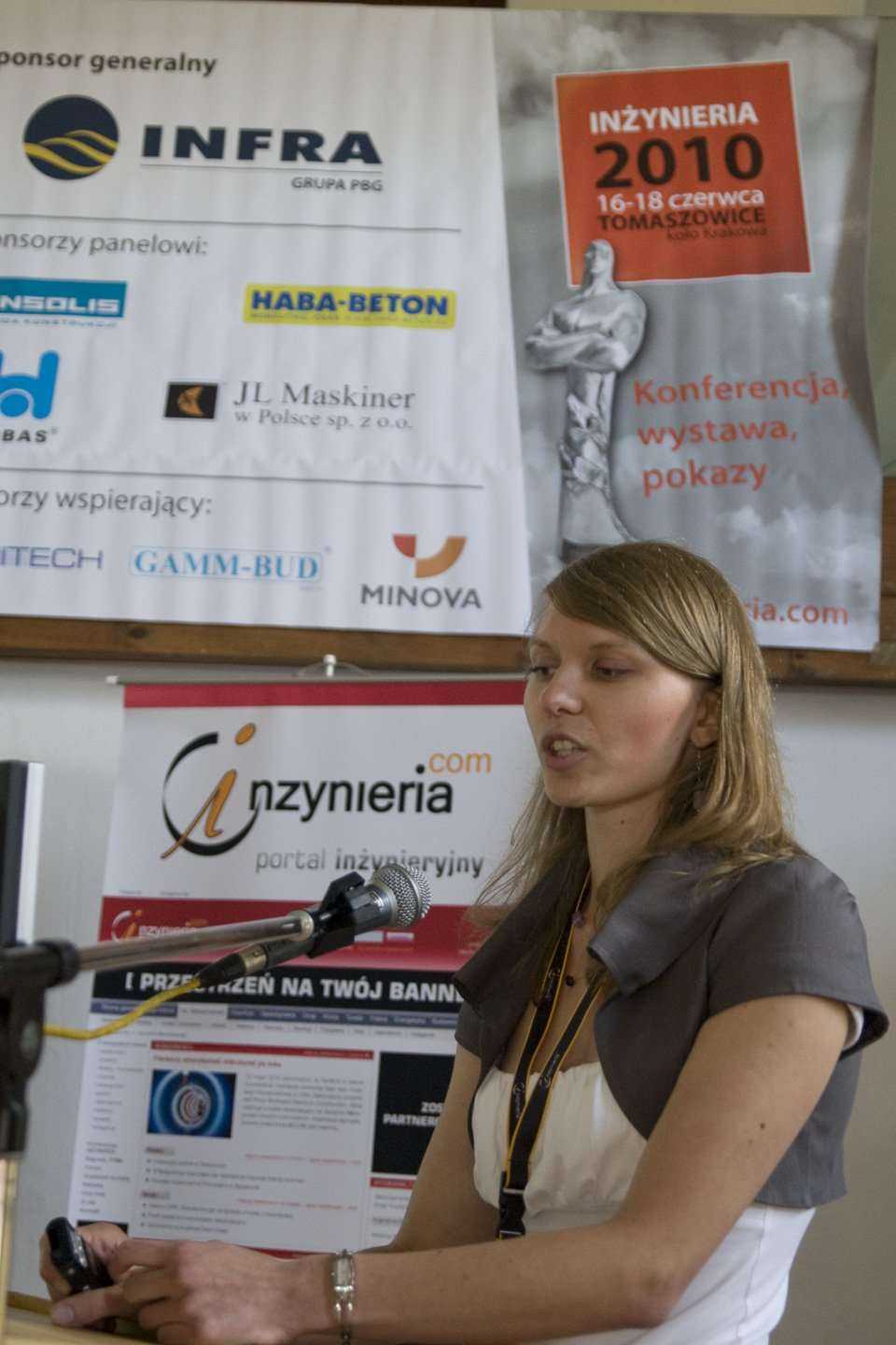 mgr inż. Beata Nienartowicz, z Politechniki Wrocławskiej mówi o badaniach nośności modułów kompozytowych stosowanych w rekonstrukcjach przewodów kanalizacyjnych