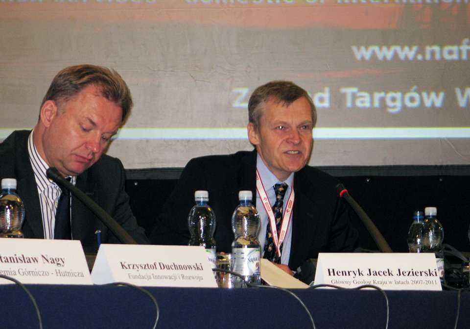 Od lewej: Krzysztof Duchnowski - Fundacja Innowacji i Rozwoju oraz Henryk Jacek Jezierski - Główny Geolog Kraju w latach 2007-2011 / fot. www.inzynieria.com