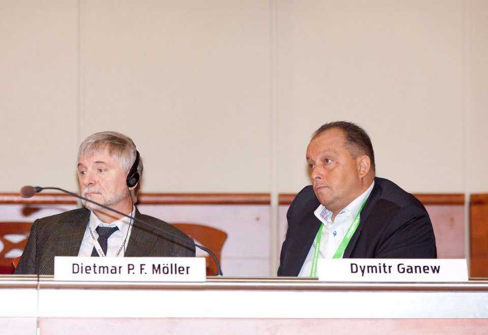 Od lewej: prof. Dietmar P.F. Moeller - Politechnika w Clausthal, Dymitr Petrow-Ganew - Herrenknecht AG / fot. inzynieria.com