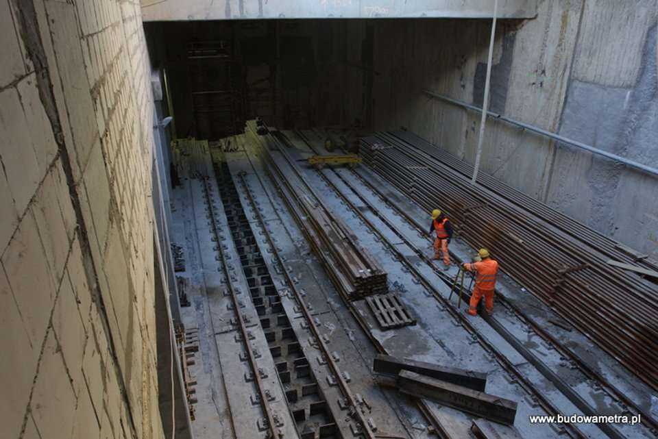Tory odstawcze na budowie II linii metra
