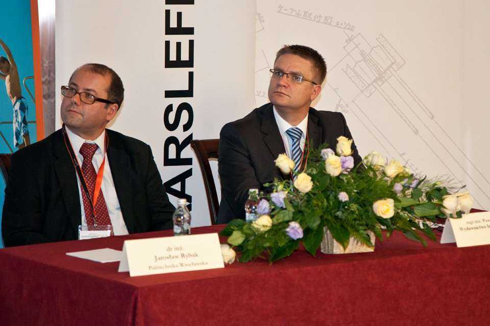 Od lewej: dr inż. Jarosław Rybak z Politechniki Wrocławskiej, Paweł Kośmider z Wydawnictwa INŻYNIERIA sp. z o.o. Fot. Quality Studio dla www.inzynieria.com