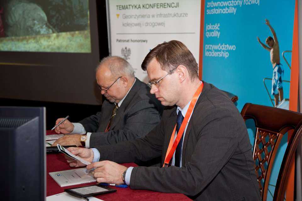Od lewej: dr inż. Maciej Hawrysz, dr inż. Andrzej Batog z Politechniki Wrocławskiej. Fot. Quality Studio dla www.inzynieria.com