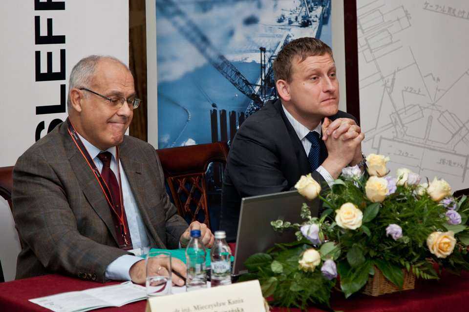 Od lewej: dr inż. Mieczysław Kania z Politechniki Poznańskiej, Piotr Rychlewski z Instytutu Badawczego Dróg i Mostów. Fot. Quality Studio dla www.inzynieria.com