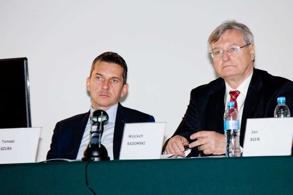 Od lewej: Tomasz Szuba - Tines Capital Group S.A., prof. dr hab. inż. Wojciech Radomski - Politechnika Warszawska / fot. inzynieria.com
