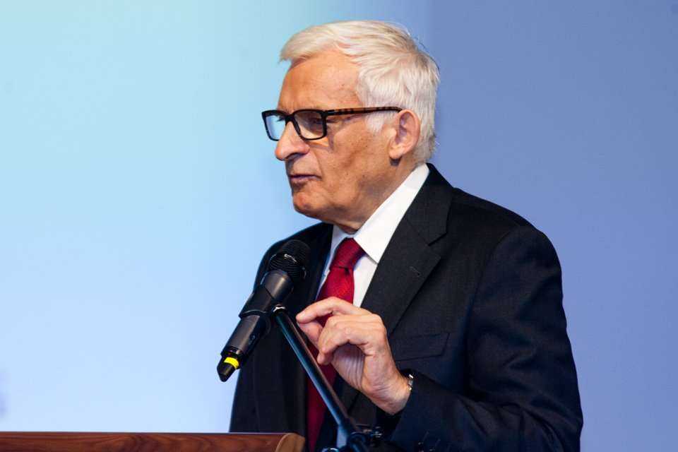 Jerzy Buzek - poseł do Parlamentu Europejskiego / fot. Quality Studio dla www.inzynieria.com