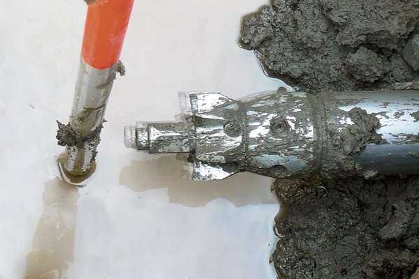 Photo 2. Arrival of the Grundomat N in the target pit. The longitudinal manoeuvrability (two stroke principle) of the crowned head is clearly visible